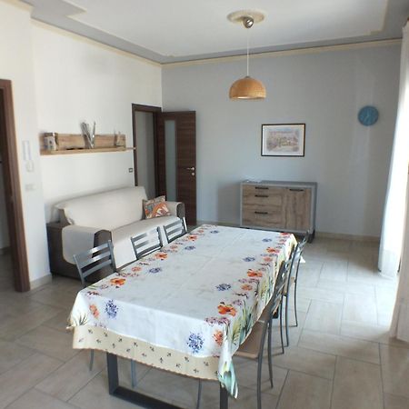 Casa A Riba U Mari Appartement Riposto Buitenkant foto